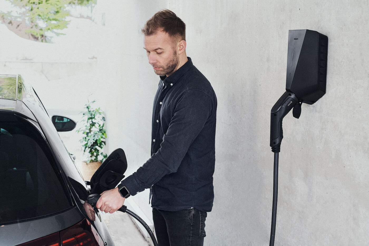 Hoe lang duurt het om een elektrische auto op te laden?