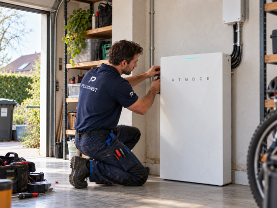 Plugnet installateur plaatst een thuisbatterij in Deinze